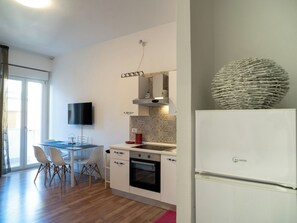 Fridge, cookware/dishes/utensils - Termoli Down Town by Interhome (Termoli)