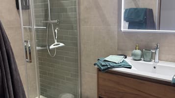 Chambre Double, vue baie | Salle de bain