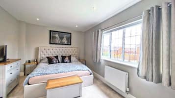 3 bedrooms, iron/ironing board, WiFi, wheelchair access