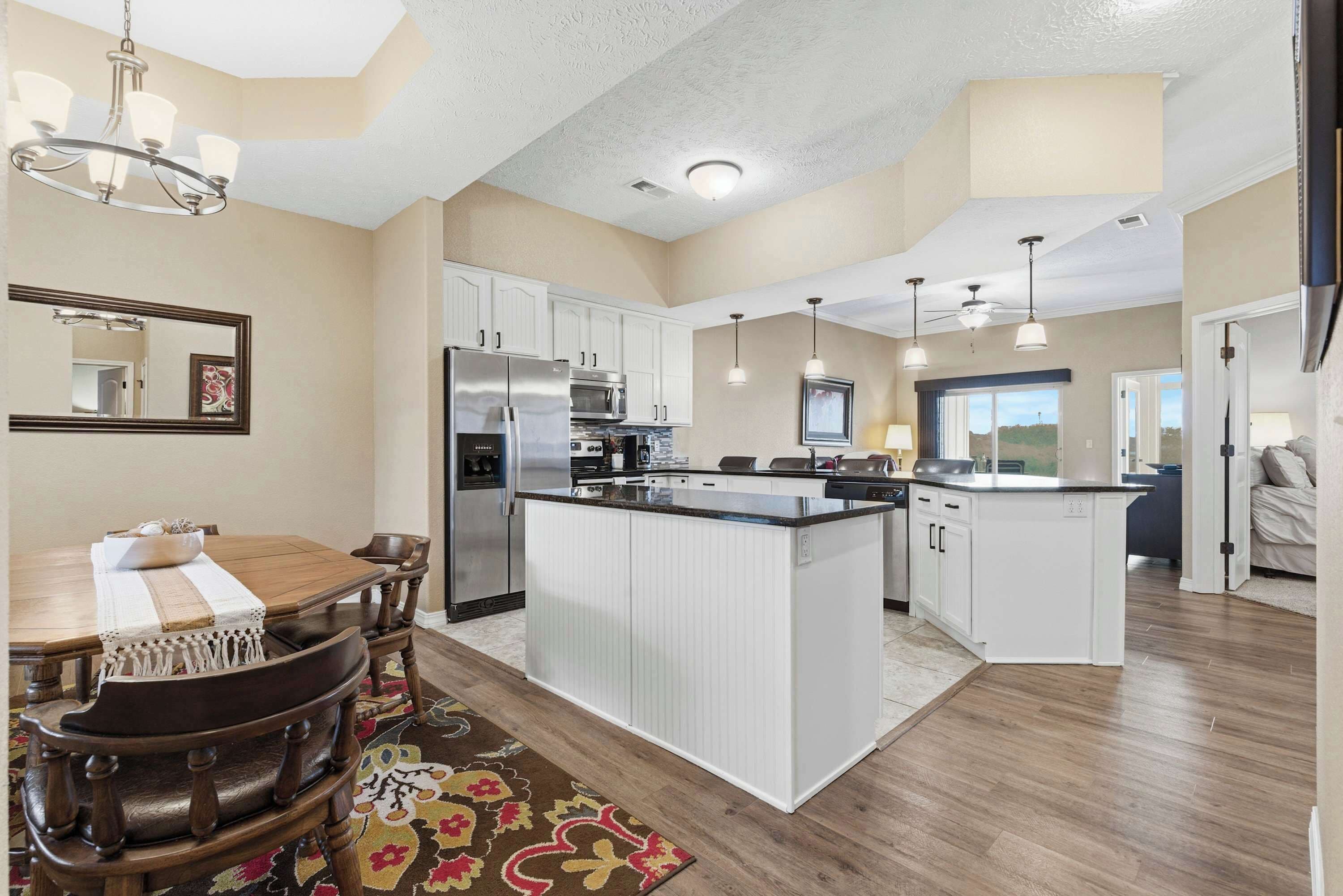 Condo, Multiple Beds, Patio (Majestic Retreat) | Dining