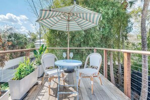 Outdoor dining - Luxury Penthouse w/ 2 Balconies • Walk to downtown (St. Augustine)