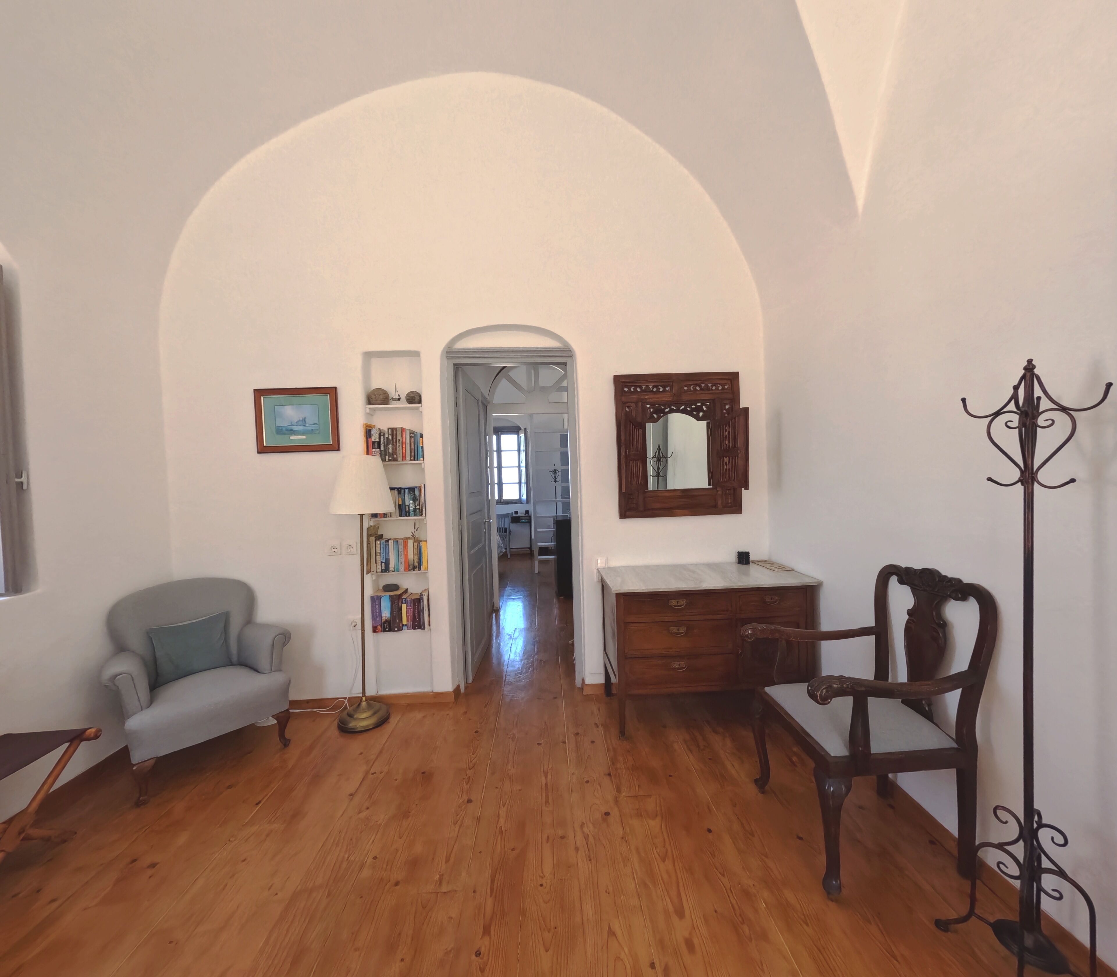 Villa tradicional, 4 habitaciones, vistas al mar | Decoración individual, mobiliario individual, escritorio