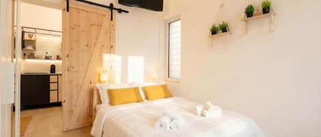 1 bedroom, iron/ironing board, travel crib