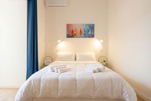 1 bedroom, iron/ironing board, travel cot