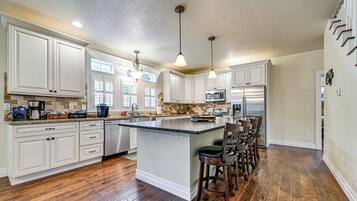 Rumah (5 Bedrooms) | Interior