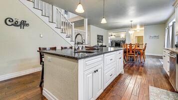 Rumah (5 Bedrooms) | Interior