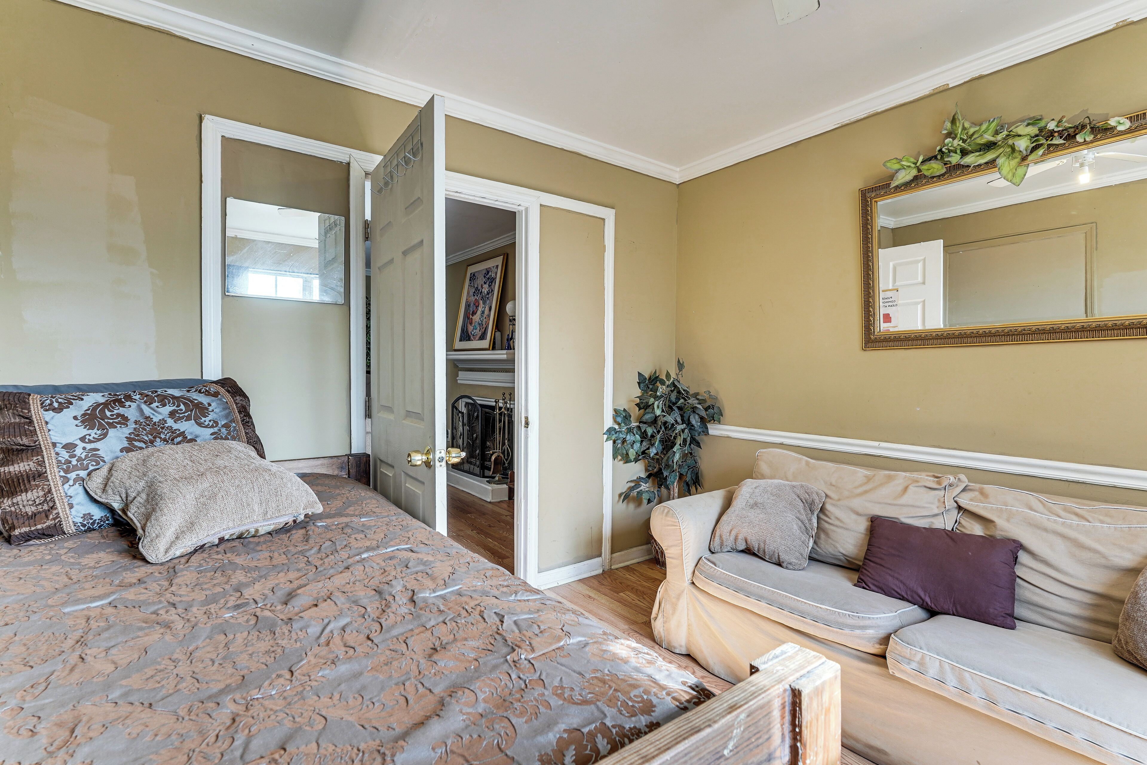 House (6 Bedrooms) | Interior