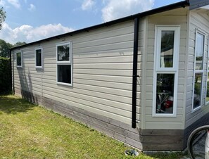 Chalet | Garden - Modern Stay Near Oosterschelde Beach (Kamperland)