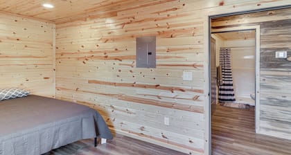 2 Mi to Lake Traverse: Dog-friendly Getaway