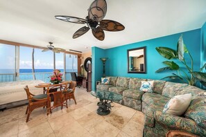 Smart TV - Kona Magic Sands 211 - sitting on top of the Kona Coast (Kailua Kona)