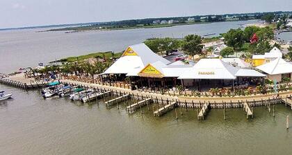 Beautiful home, family fun, beach, pools, pet friendly!