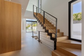 Interior - Ultra-Modern 5-Bed Luxury Chalet with Private Pool & Home Cinema 13 Min To Beach (Sant Joan d'Alacant)