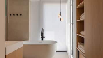 Doccia, asciugacapelli, bidet, asciugamani