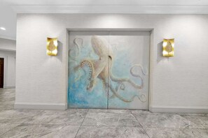 Interior - Where the Harbor Wakes  For 6 (Destin)