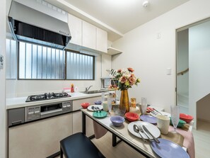 Microwave, stovetop