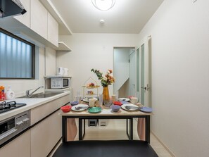 電子レンジ、コンロ