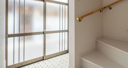 2 min walk from Hanshin Chidoribashi Stationïœ3DK house for rentïœMax 12 peopleïœGreat access to USJ