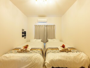 3 chambres, fer et planche à repasser, Wi-Fi, draps fournis