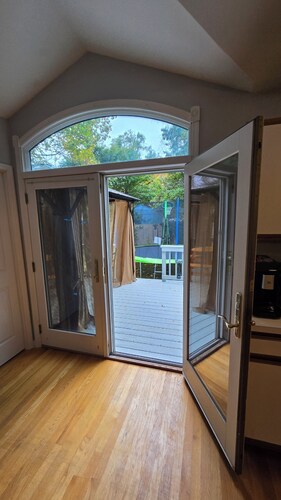 Family-Friendly Retreat With Trampoline & Grill