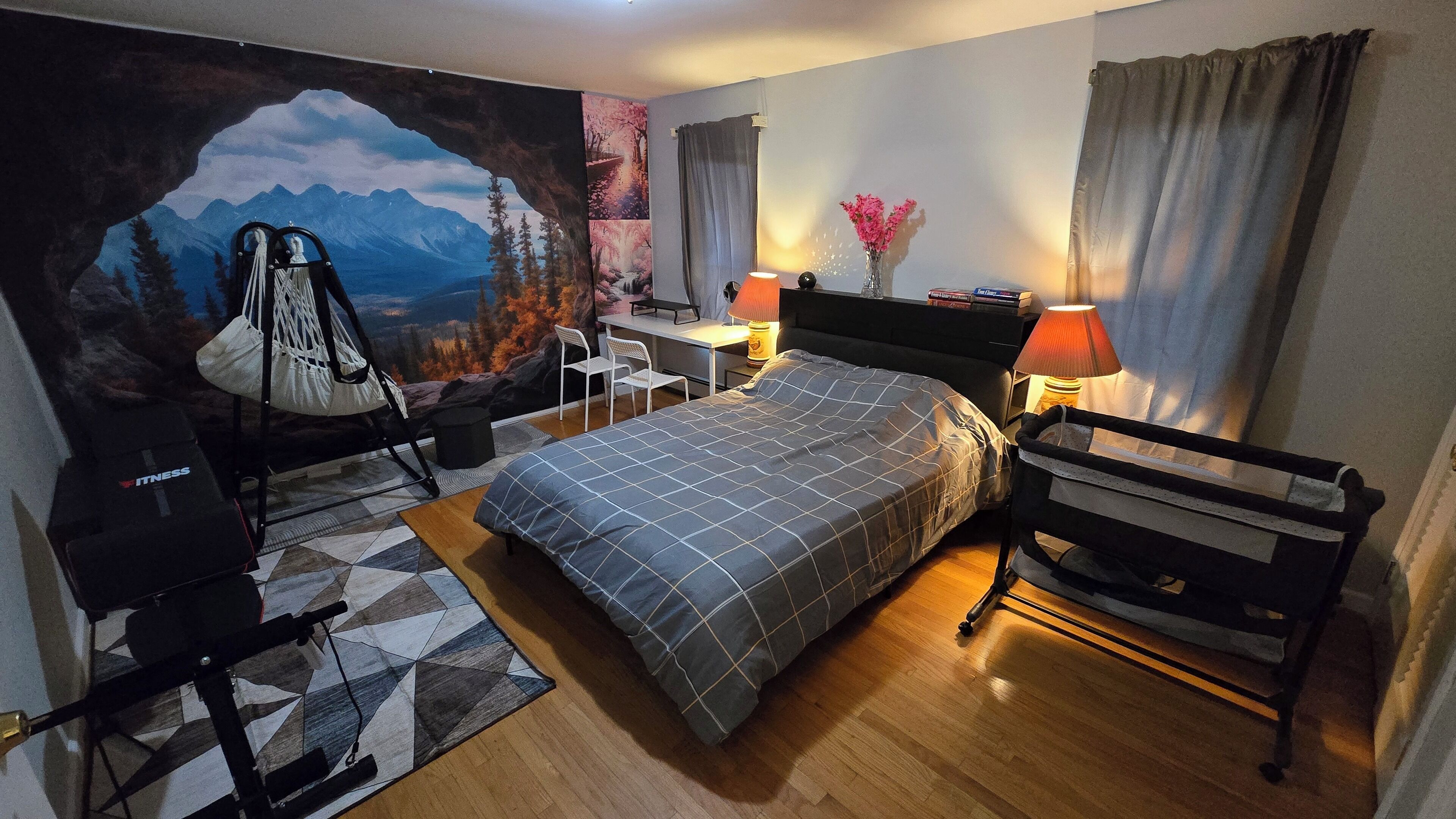 2 soverom, skrivebord, strykejern/-brett og wi-fi (inkludert)