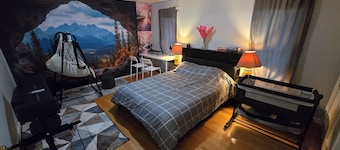 Family-Friendly Retreat w/ Trampoline & Grill