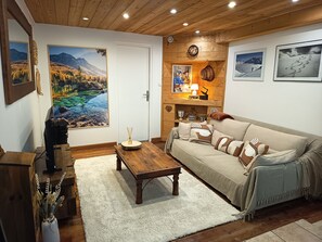 Smart TV, books - Marie's nest (Châteauroux-les-Alpes)