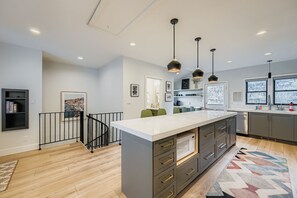 Interior - Pet Friendly! Elevation 25 2 Bedroom Home (Park City)