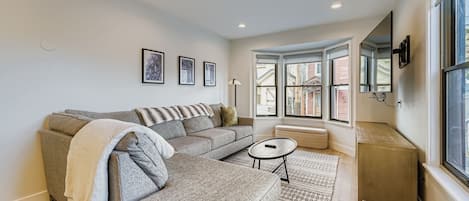 House, 2 Bedrooms | Living area