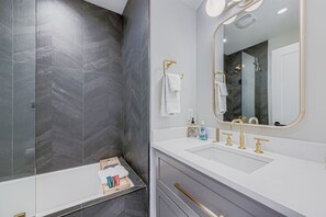 House, 2 Bedrooms | Bathroom - Pet Friendly! Elevation 25 2 Bedroom Home (Park City)