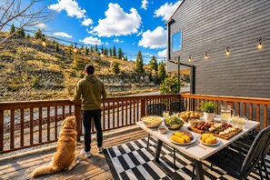 Outdoor dining - Pet Friendly! Elevation 25 2 Bedroom Home (Park City)