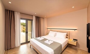 14 bedrooms, in-room safe, iron/ironing board, travel cot - Sissi Lux Triplex Villa Private Pools 36 Guests (Sisi)