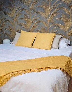 2 bedrooms, iron/ironing board, travel cot, free WiFi