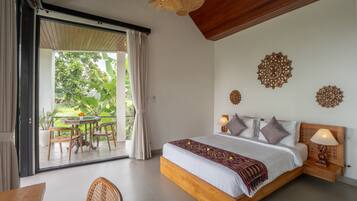 Een bureau, een laptopwerkplek, gratis wifi