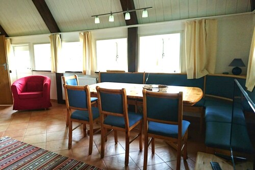  Schöne alte Reetkate für Familien mit Kindern und beste Freunde in Ostseenähe