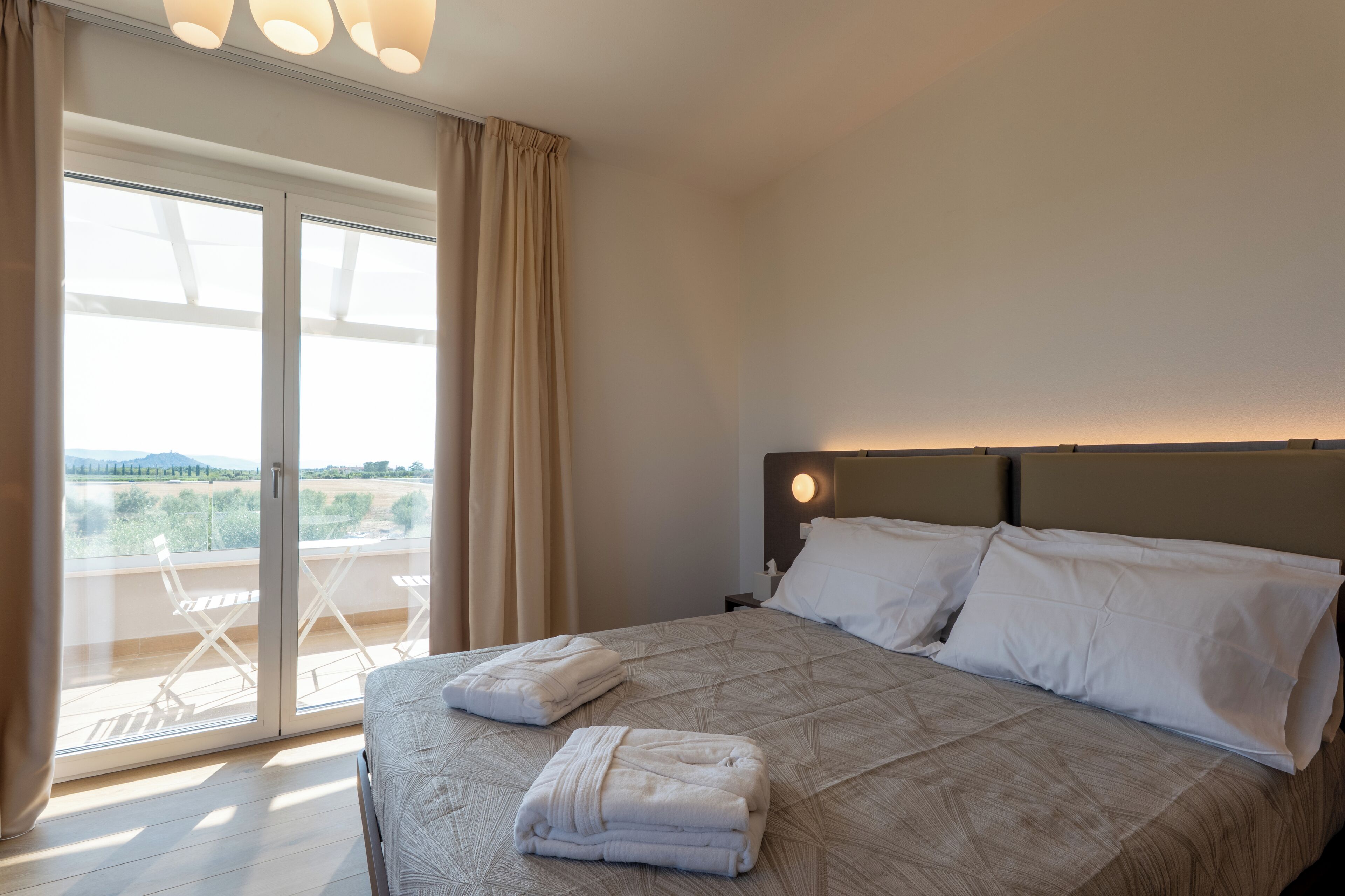 舒適雙人房, 私人浴室, 泳池景 | 房內夾萬、遮光窗簾/窗簾、隔音、免費 Wi-Fi