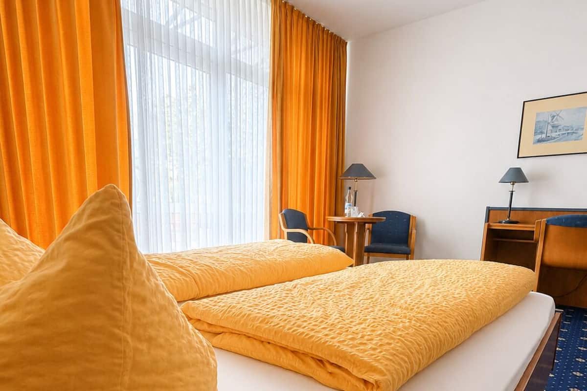 Double Room | Hypo-allergenic bedding, minibar, in-room safe, blackout drapes