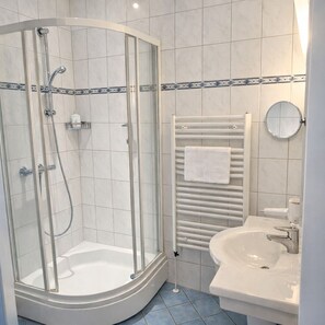 Bathroom - Sporthotel Middelpunkt (Aurich)