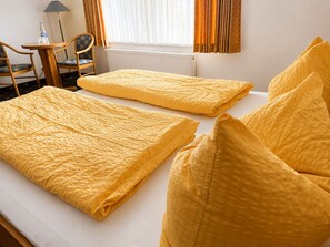 Ropa de cama hipoalergénica y minibar 