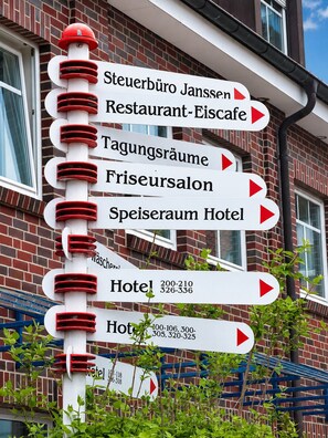 Front of property - Sporthotel Middelpunkt (Aurich)