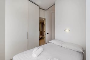 1 bedroom, WiFi, bed sheets - Morazzone 7 Apartment | Arco della pace-Brera (Milan)