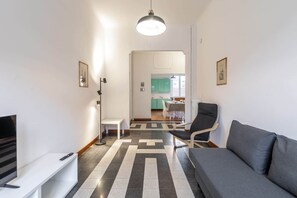 TV - [Sempione 102] Excl. 2Bdr con 2 balconi vicino M5 (Milan)