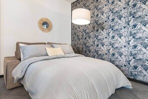 1 bedroom, WiFi, bed sheets - [M1 Cathedral] Modern retreat with terrace & BBQ (Milan)