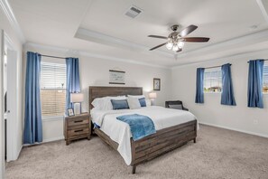 5 chambres, fer et planche à repasser, lit parapluie, Wi-Fi gratuit