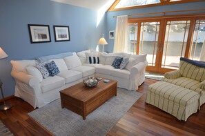 TV - Single Family Home in Bald Eagle Village Just minutes from Delaware Beaches! (Rehoboth Beach)