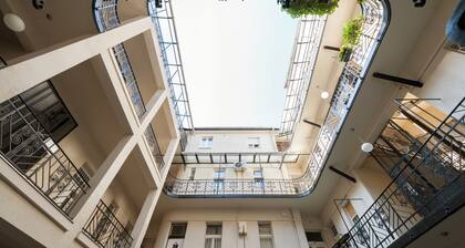 Walk to the Danube River From a Chic Home: modern 1 bdr apartment in a nice area