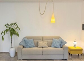 TV - Tiffany apartment at Sorrento city center (Sorrento)