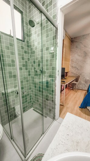 이그제큐티브룸 | 욕실 | 타월, 비누, 화장지