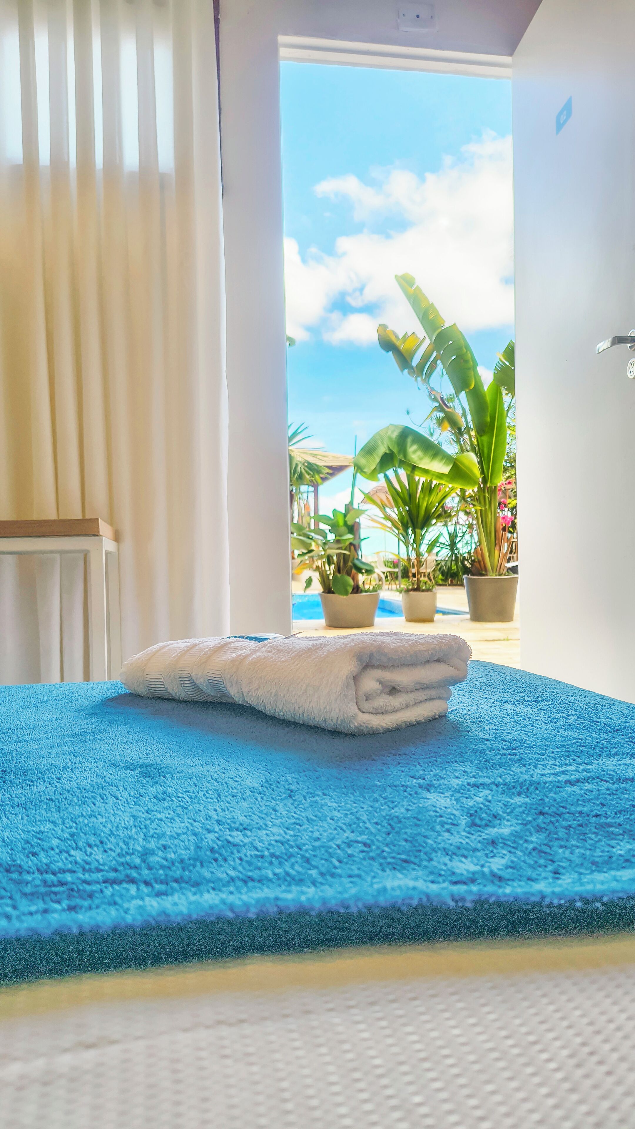 Quarto casal exclusivo, vista para a piscina | Piscina | Piscina externa