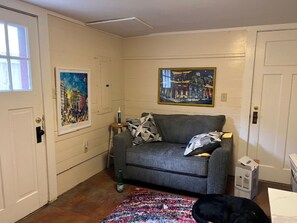 Living area - Cozy Convenient Studio Apartment in New Orleans,  Perfect for Exploring the City (New Orleans)
