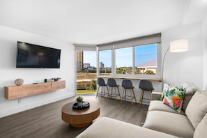 Smart TV, offices - Newly Renovated Beach Front Condo with partial Ocean View - Top of the Gulf 310 (Panama City Beach)